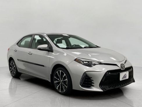 Used 2018 Toyota Corolla SE FWD image 1