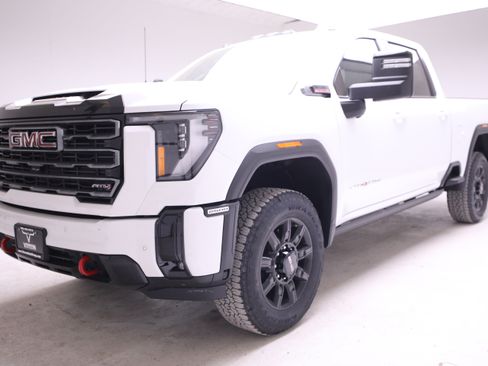 Used 2026 GMC Sierra 2500 AT4 w/ AT4 Premium Plus Package AWD/4WD image 1