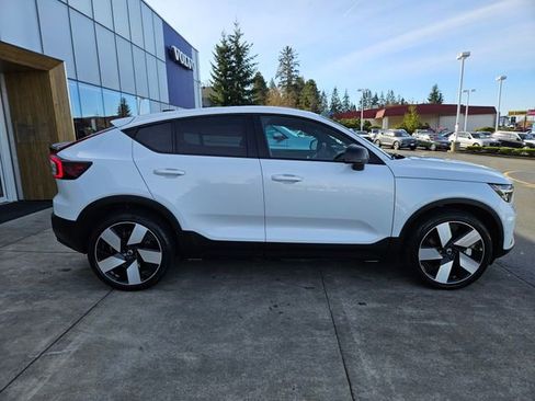 Certified 2023 Volvo C40 P8 Recharge Ultimate w/ Protection Package Premier AWD/4WD image 4