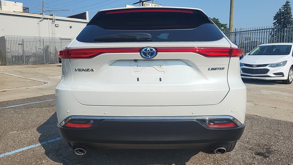 Used 2024 Toyota Venza Limited AWD/4WD image 8
