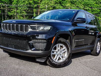 Used 2022 Jeep Grand Cherokee Laredo w/ Luxury Tech Group I