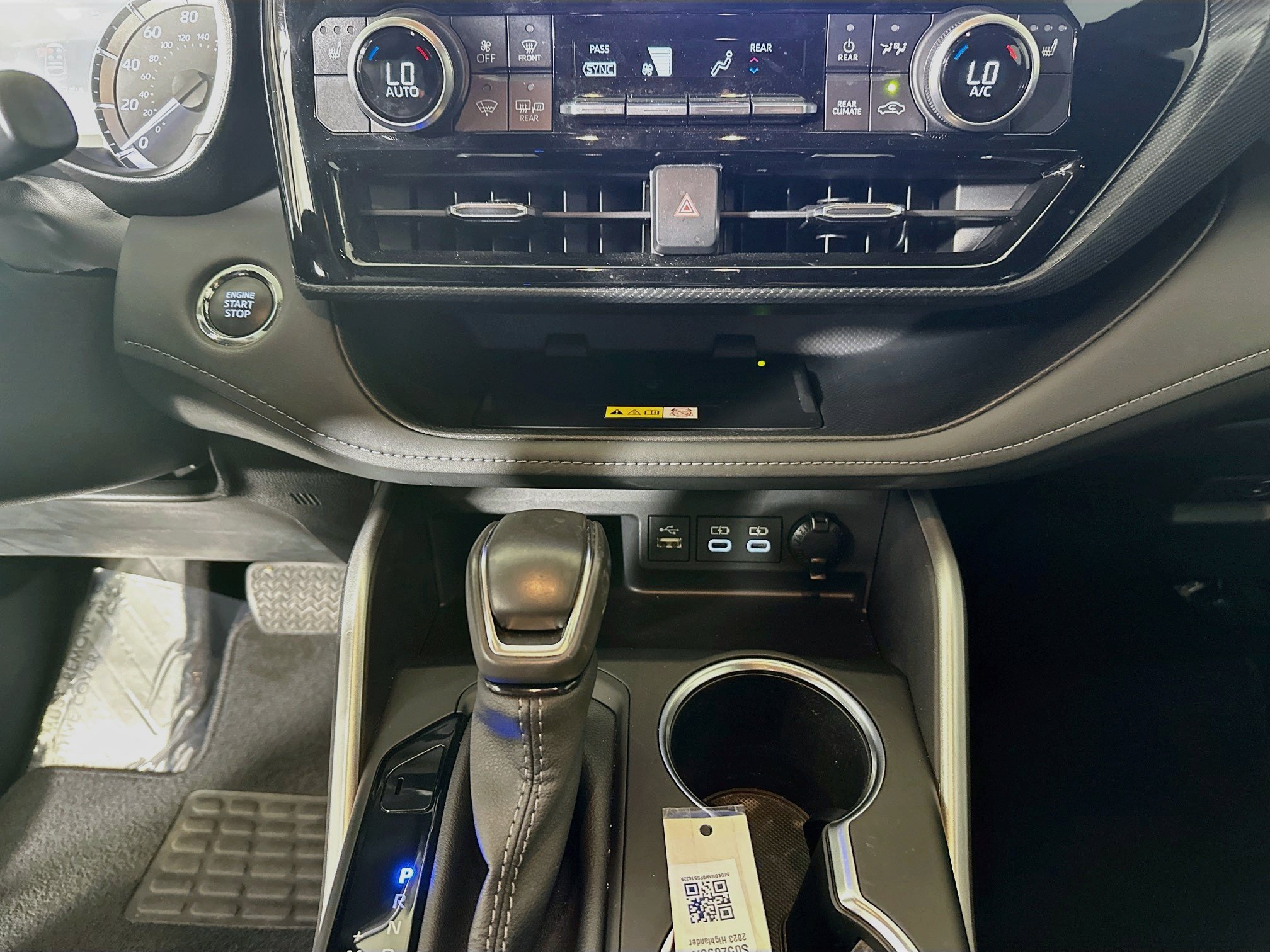 Used 2023 Toyota Highlander XSE FWD image 23