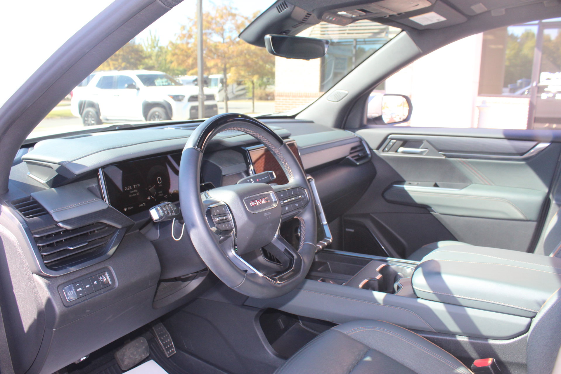 Used 2024 GMC Acadia AT4 w/ Super Cruise Package AWD/4WD image 12