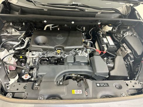 Used 2022 Toyota RAV4 LE w/ Carpet Mat Package (TMS) AWD/4WD image 33