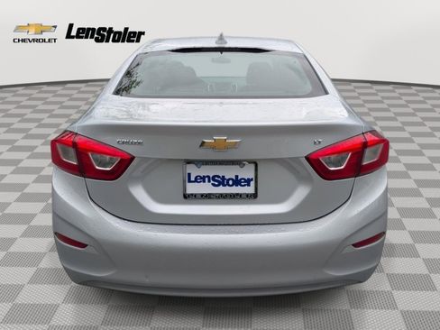 Used 2018 Chevrolet Cruze LT FWD image 4