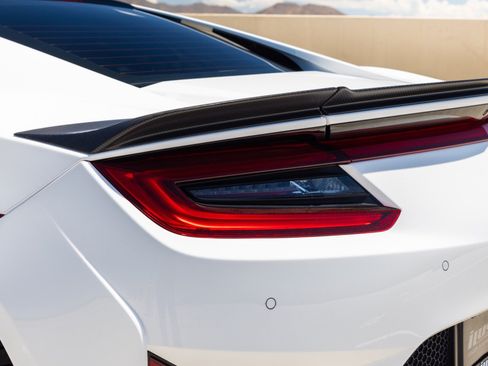 Used 2017 Acura NSX AWD/4WD image 18