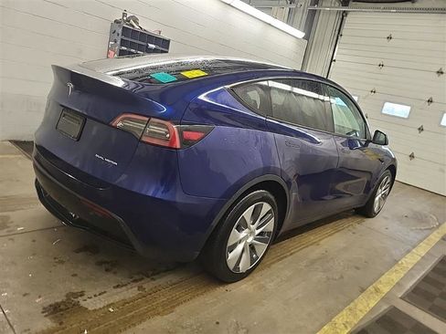 Used 2023 Tesla Model Y Long Range AWD/4WD image 4