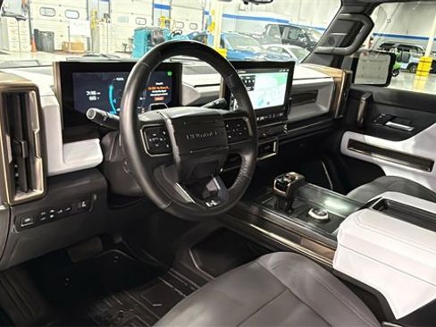 Used 2025 GMC Hummer EV 2X image 8