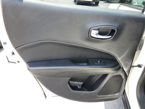 Used 2019 Jeep Compass Latitude image 8