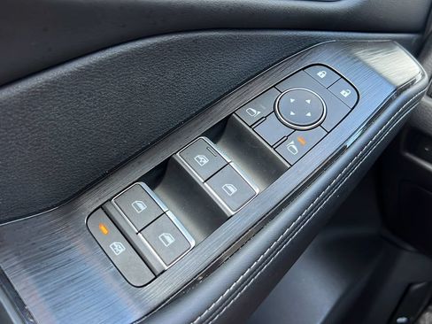 Used 2025 Nissan Rogue Platinum FWD image 20