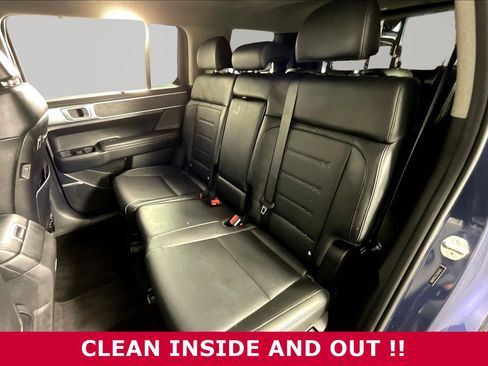 Used 2025 Hyundai Santa Fe Limited AWD/4WD image 21