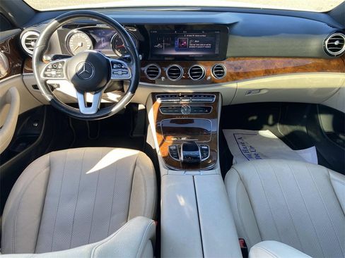 Certified 2019 Mercedes-Benz E 300 4MATIC image 27