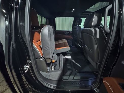 Used 2025 GMC Sierra 3500 Denali Ultimate image 25
