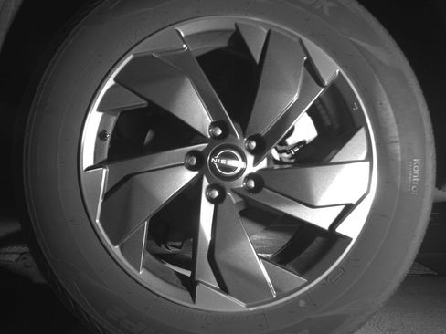 Used 2025 Nissan Rogue SV AWD/4WD image 14