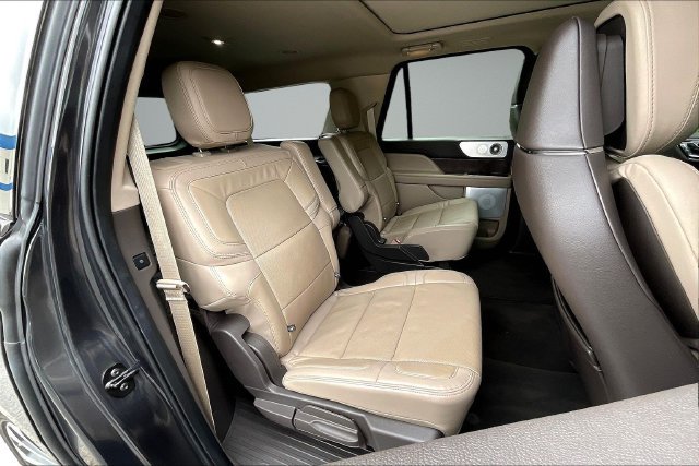 Used 2023 Lincoln Navigator L Reserve AWD/4WD image 27