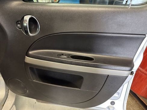 Used 2010 Chevrolet HHR LT w/ LT Preferred Equipment Group FWD image 19