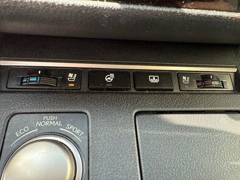Used 2015 Lexus ES 350 w/ Luxury Package FWD image 4