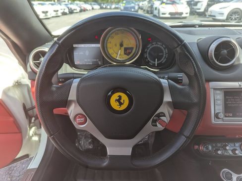 Used 2013 Ferrari California RWD image 19