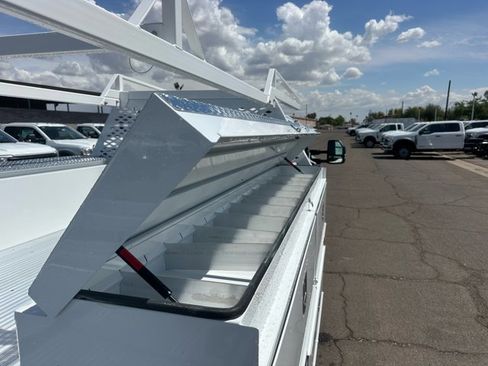 New 2025 Ford F550 4x4 SuperCab Super Duty image 11