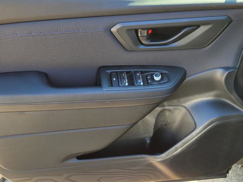 Used 2025 Subaru Forester Premium image 4