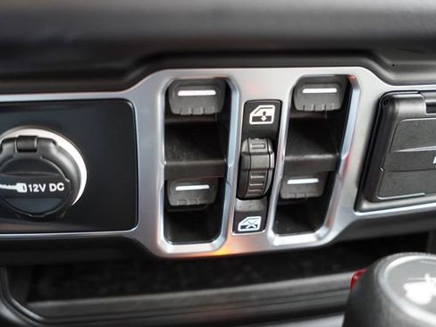 Certified 2025 Jeep Wrangler Unlimited Sahara w/ Safety Group image 28