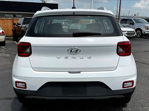 Used 2025 Hyundai Venue SEL FWD image 5