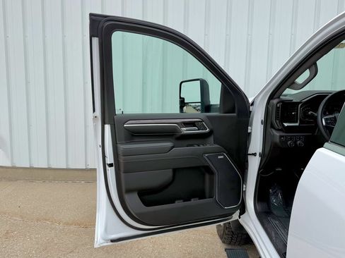 Used 2024 Chevrolet Silverado 2500 LTZ w/ LTZ Plus Package AWD/4WD image 14