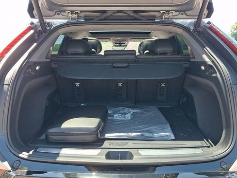 Certified 2025 Cadillac Optiq Sport 2 w/ LPO, Floor Liner Package AWD/4WD image 27
