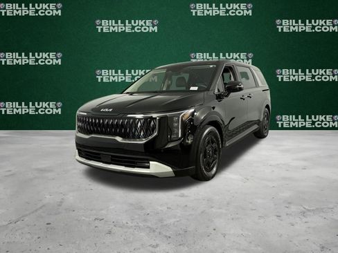 Used 2025 Kia Carnival image 4