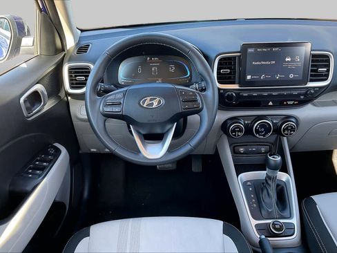 Used 2025 Hyundai Venue SEL FWD image 7