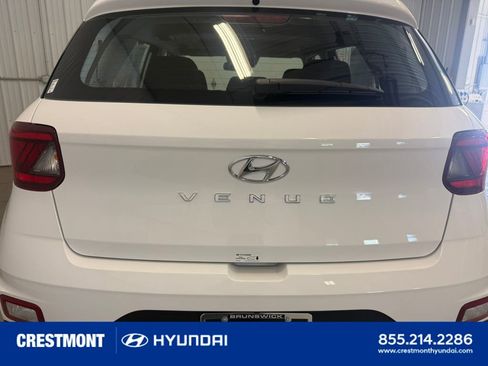 Used 2026 Hyundai Venue SEL FWD image 17