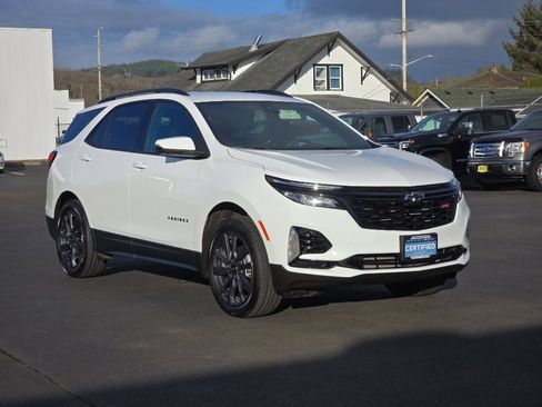 Certified 2024 Chevrolet Equinox RS image 2