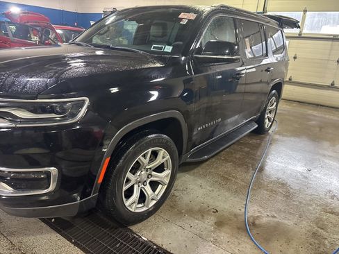 Used 2022 Jeep Wagoneer Series II image 4