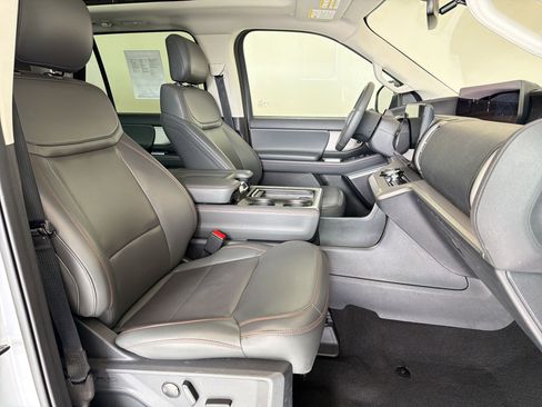 Used 2025 Ford Expedition Max Active image 31