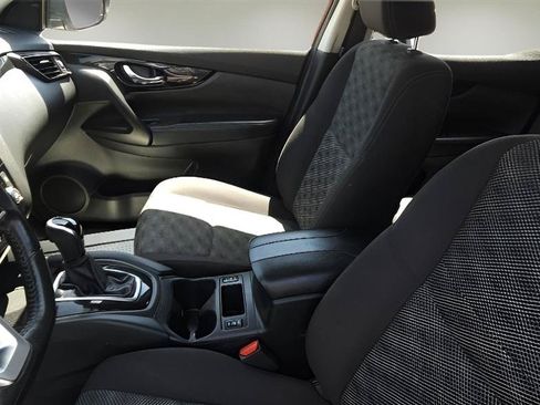 Used 2019 Nissan Rogue Sport SV w/ All-Weather Package AWD/4WD image 11