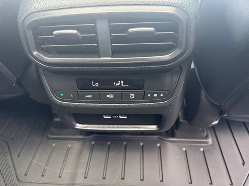Used 2023 Honda Pilot Touring image 45