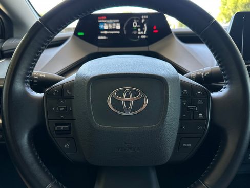 Used 2024 Toyota Prius LE FWD image 11