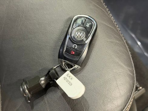 Certified 2017 Buick Envision Essence image 25