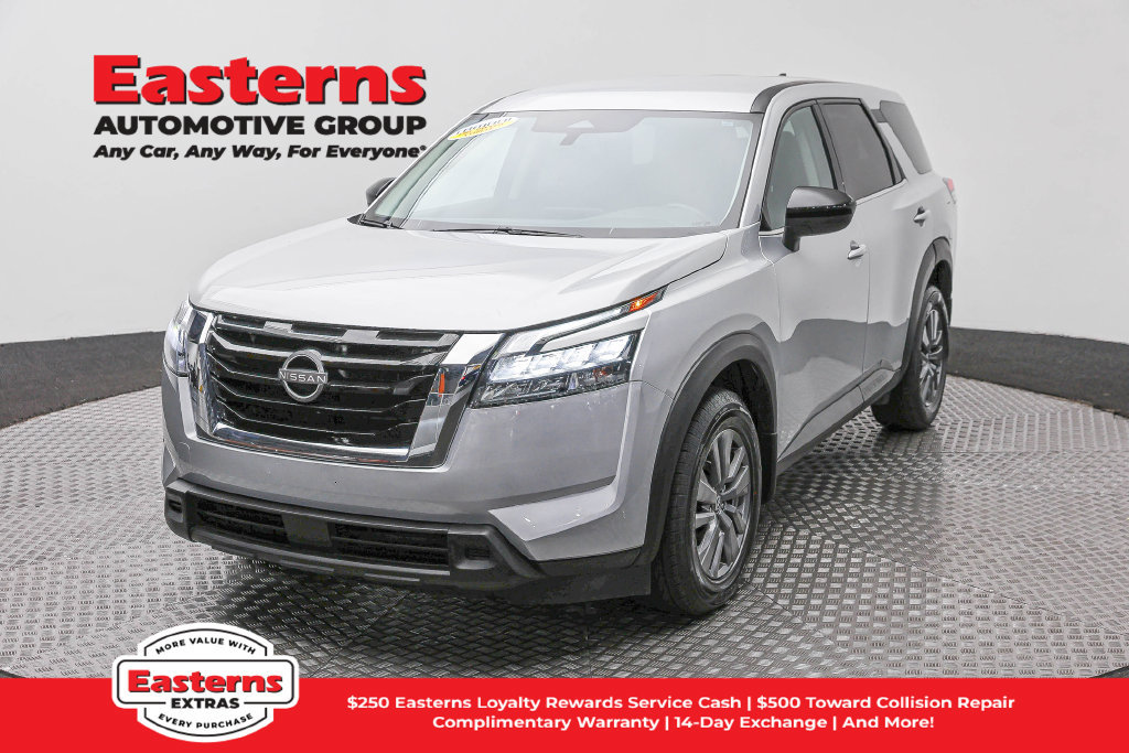 Used 2023 Nissan Pathfinder S AWD/4WD image 1