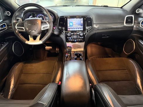 Used 2020 Jeep Grand Cherokee SRT image 9