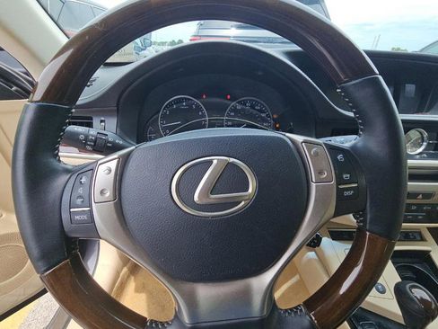 Used 2015 Lexus ES 350 w/ Premium Package FWD image 12