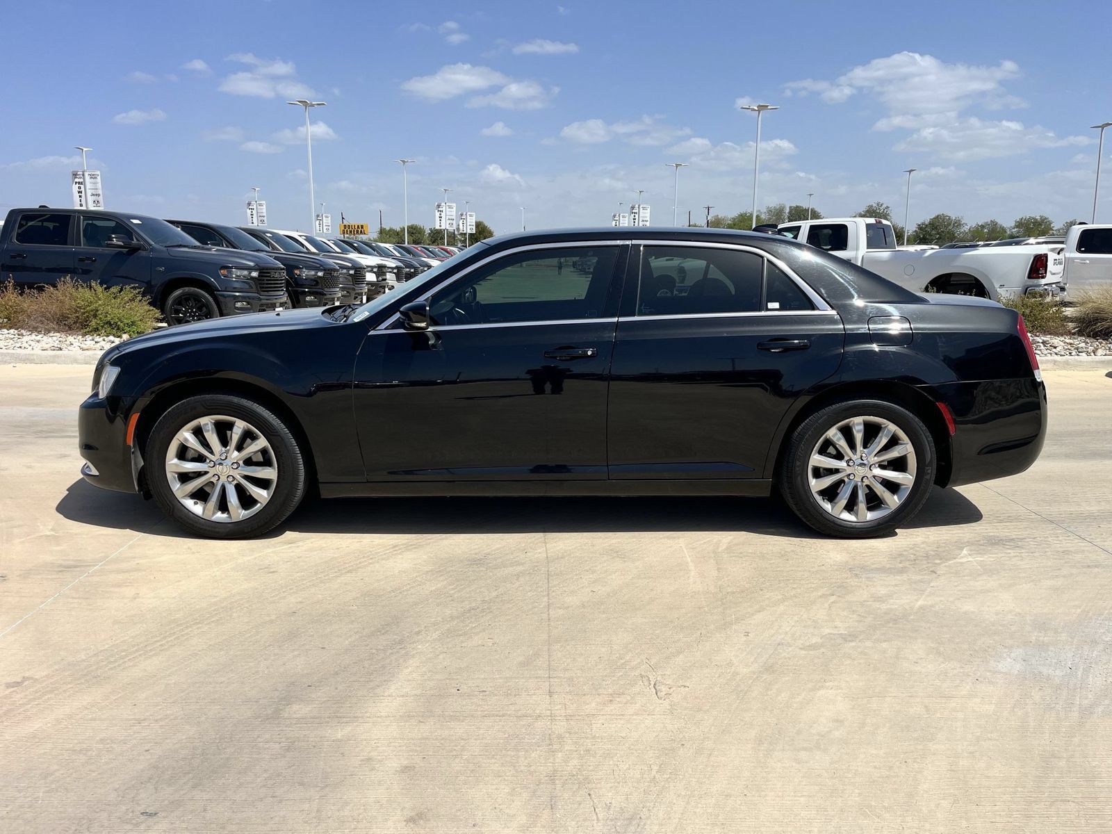 Used 2021 Chrysler 300 Touring L AWD/4WD image 6