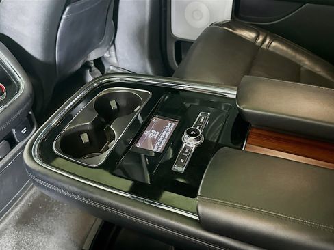 Used 2019 Lincoln Navigator L Reserve image 38