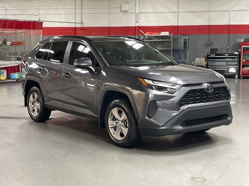 Used 2024 Toyota RAV4 XLE w/ Convenience Package image 2