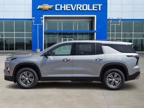 New 2027 Chevrolet Traverse LT FWD image 3