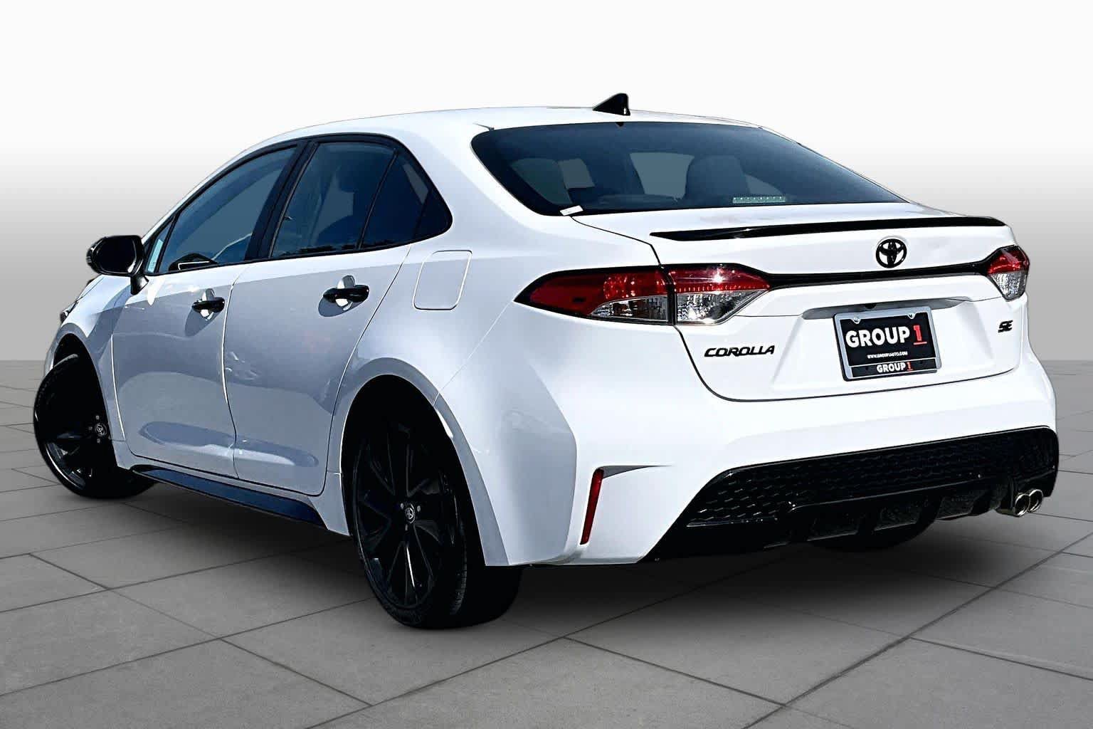 Used 2022 Toyota Corolla SE FWD image 12