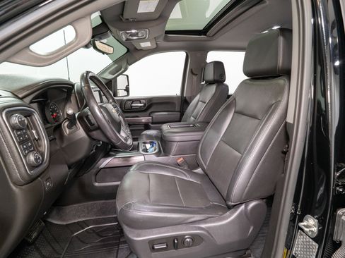 Used 2020 Chevrolet Silverado 2500 LTZ w/ Technology Package image 18