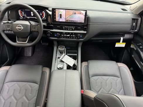 New 2026 Nissan Pathfinder Platinum AWD/4WD image 25