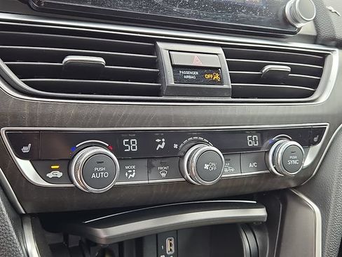 Used 2018 Honda Accord EX image 16