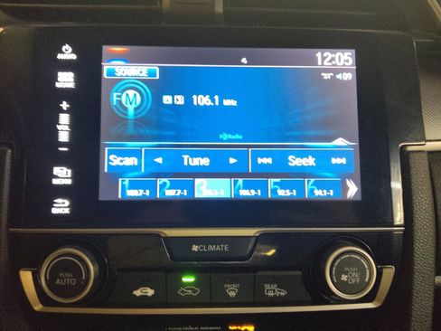 Used 2018 Honda Civic EX image 25